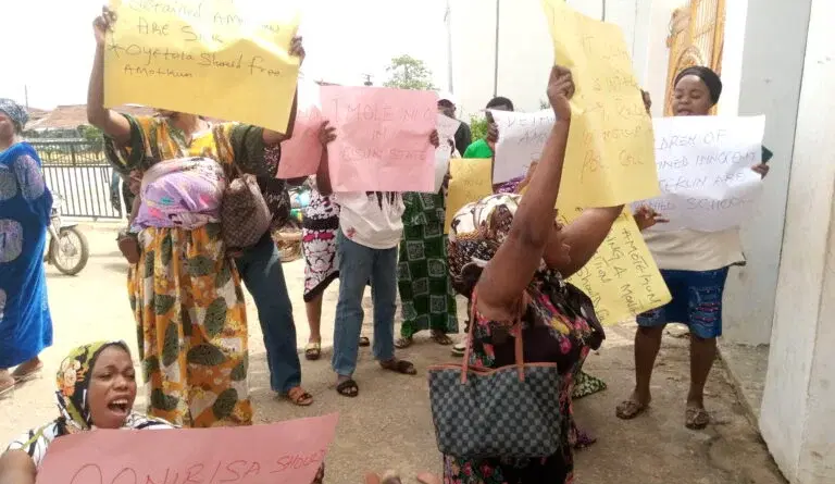 Wives of Amotekun officials seek Ooni’s intervention over detained husbands