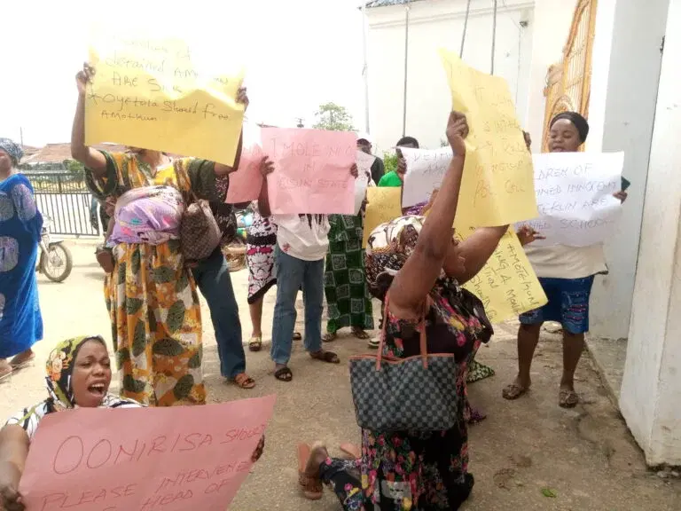 Wives of Amotekun officials seek Ooni’s intervention over detained husbands