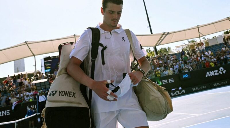 Rising star Fonseca brought back to earth at Australian Open