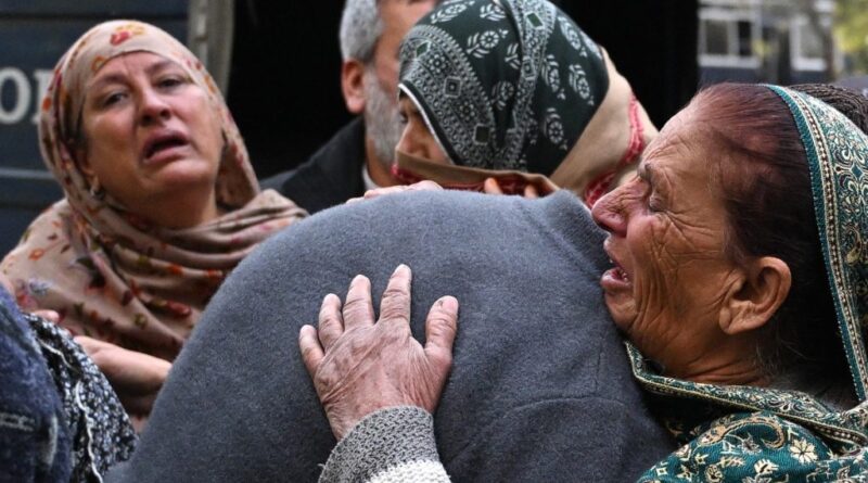 Suicide blast at Pakistan mosque kills at least 31, wounds 169