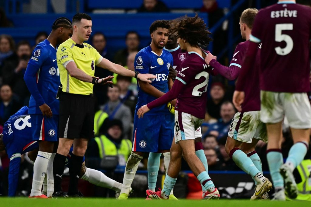 Chelsea, Aston Villa held in blow to Champions League hopes