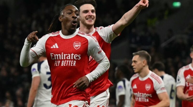 Arsenal win 4-1 at Tottenham to boost EPL title bid