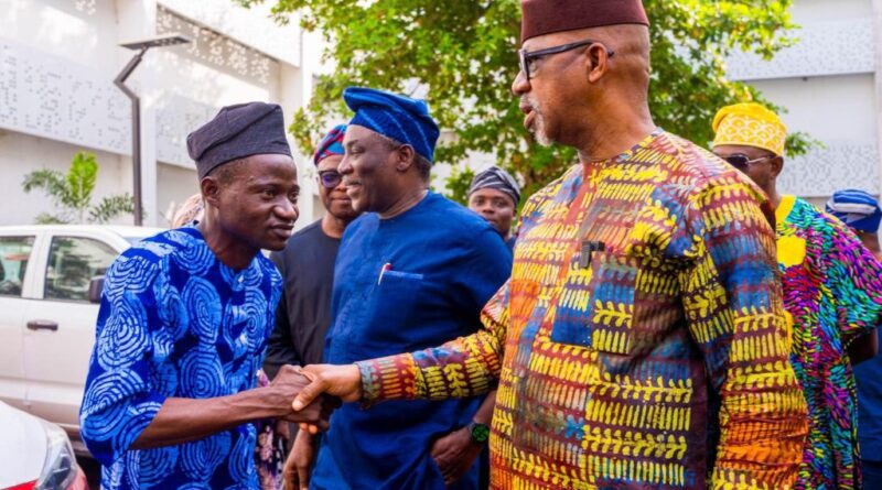 Abiodun rewards Nigeria’s best teacher with 2-bedroom bungalow, FG donates car