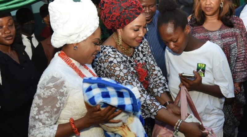 Handshake across the Niger: How Ooni’s wife spent Valentine’s day in Abia