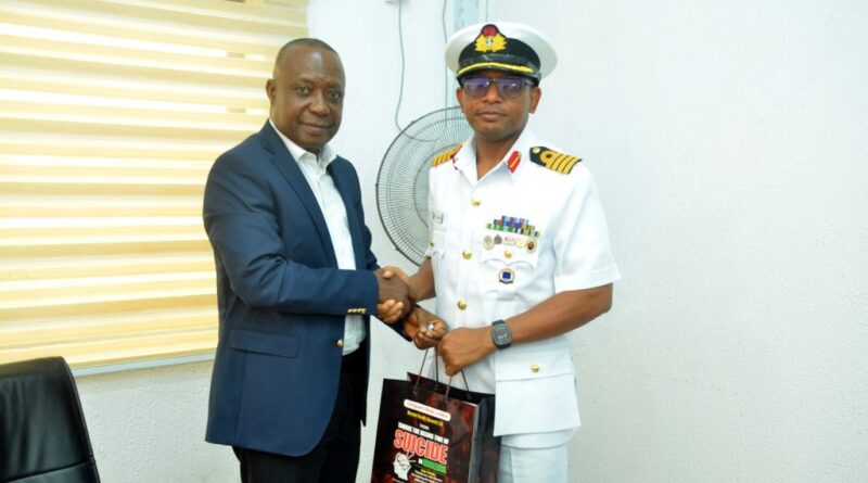 Mr Eze Anaba, Vanguard Newspapers Editor with Navy Captain Abiodun Abidemi Folorunsho, Director of Naval Information, during his courtesy visit to the Vanguard Newspapers head Office in Lagos, yesterday. Photo; Kehinde Shonola