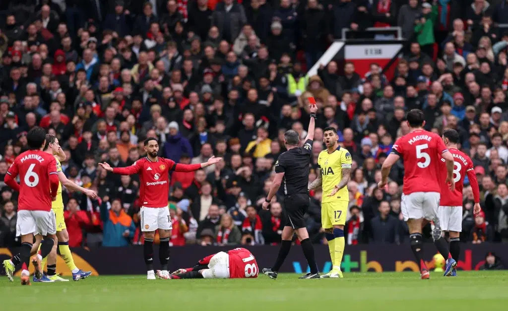 Man Utd beat Tottenham 2-0 after Romero sees red