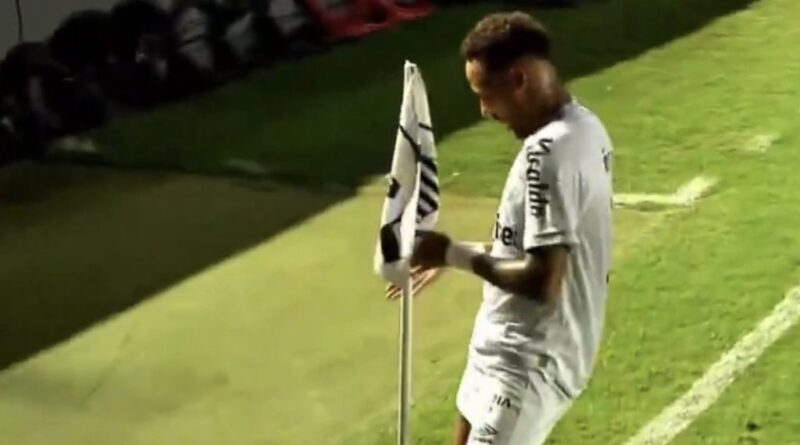 Video: Neymar hits Vinicius Jr celebration after scoring for Santos
