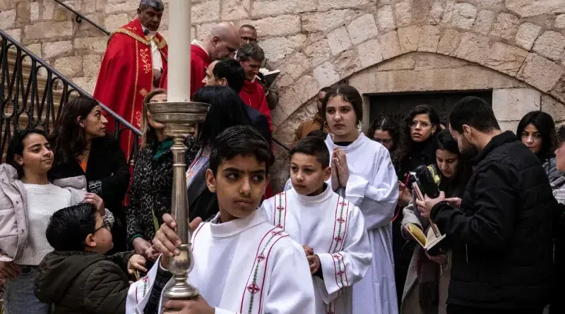 Israel police prevent Jerusalem’s Latin Patriarch from entering Holy Sepulchre on Palm Sunday