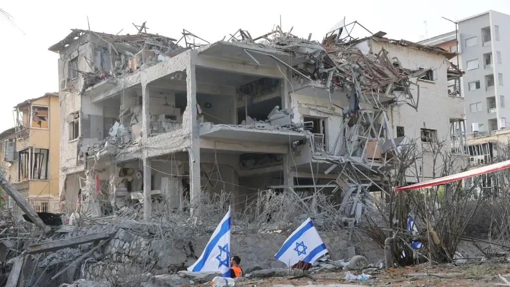 Iranian missiles injure at least eight people in Israel