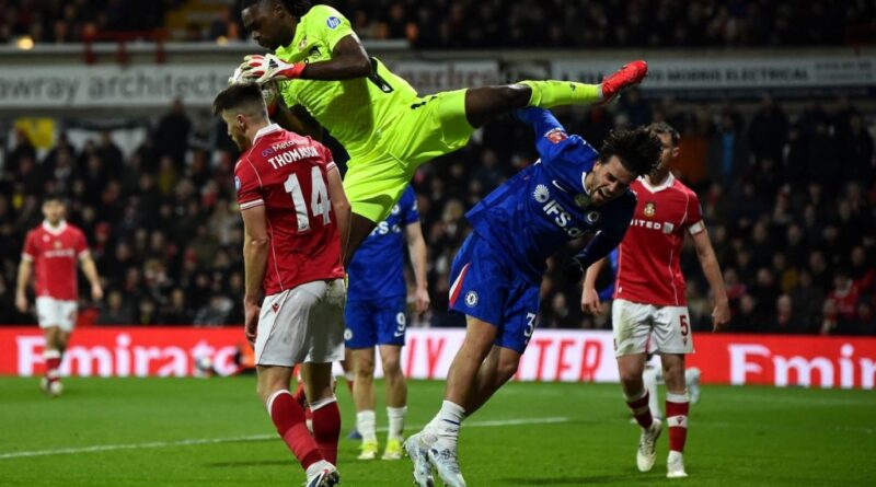 Chelsea deny 10-man Wrexham Hollywood finish in FA Cup thriller