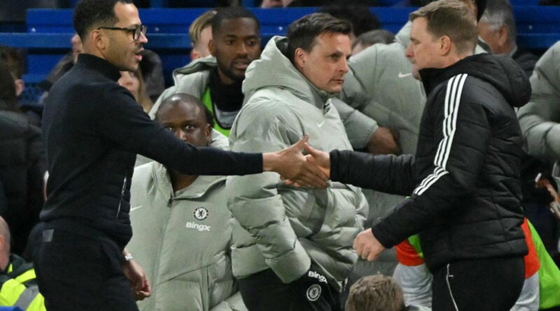 Rosenior unhappy with referee after bizarre huddle incident in Chelsea loss
