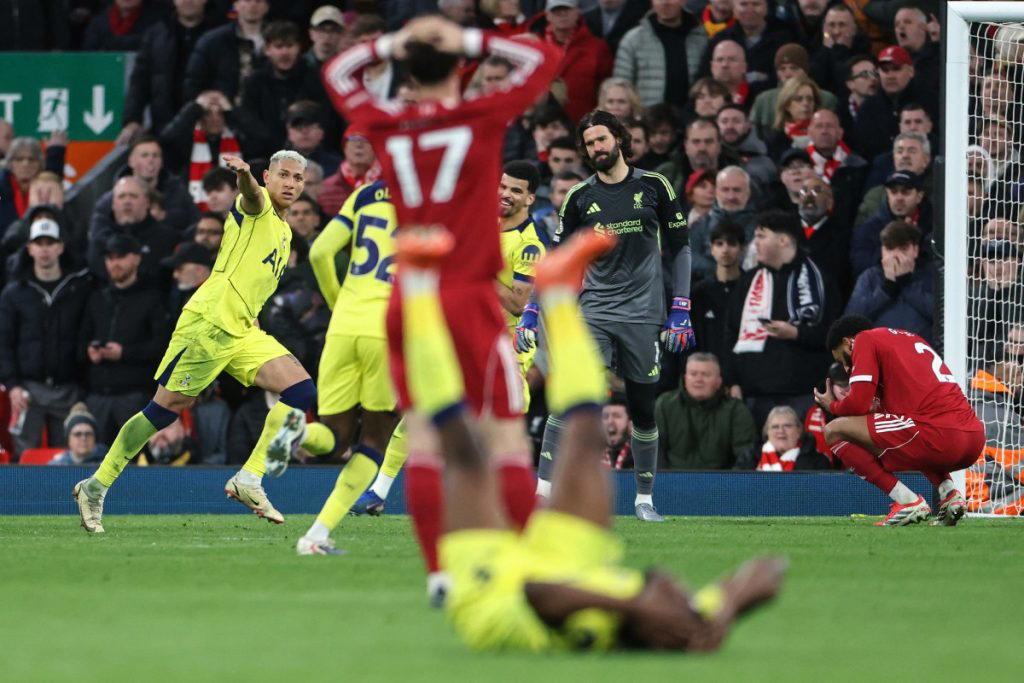 Tottenham strike late to stun Liverpool, end losing streak