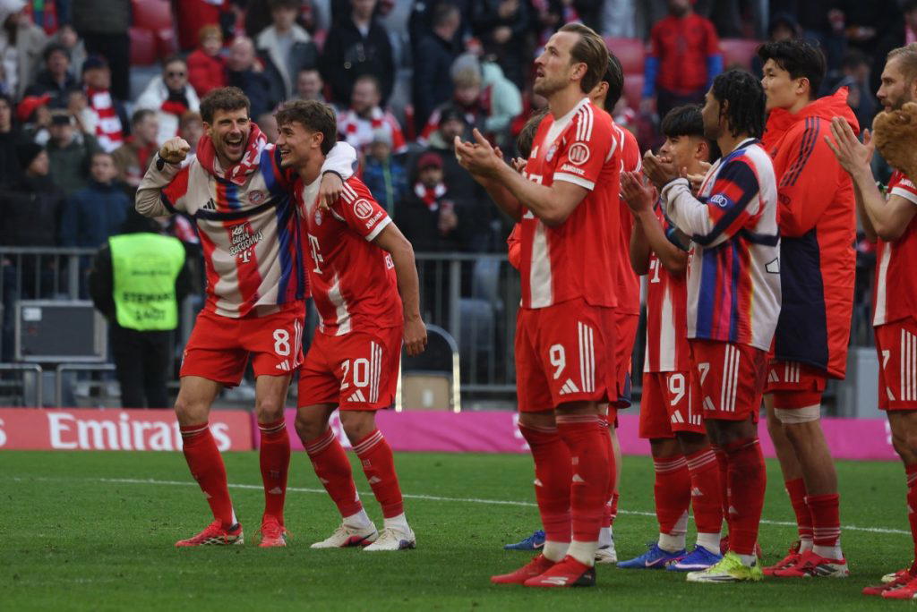 Kane moves closer to goals record as Bayern sink Union
