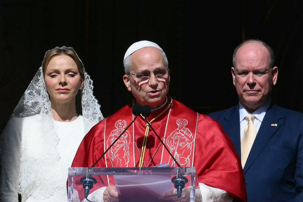 Pope slams widening gap between rich, poor