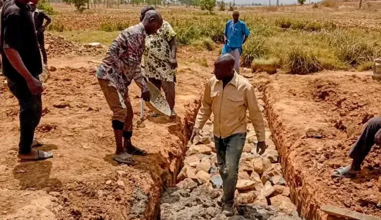 Kaduna community embarks on self-help project to prevent flooding