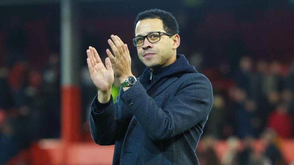 Rosenior urges Chelsea to ‘forget the noise’ after damaging loss