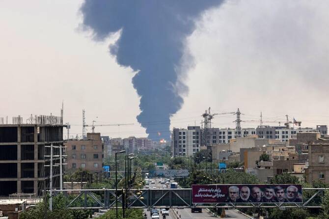 Iran, US threaten attacks on oil facilities
