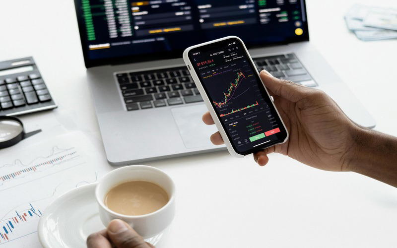 Vanguard-The-Best-Forex-Trading-Apps-for-Nigerian-Traders-in-2025-B.jpg