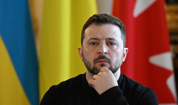 Zelensky rejects reports of suspending salaries for soldiers, state workers
