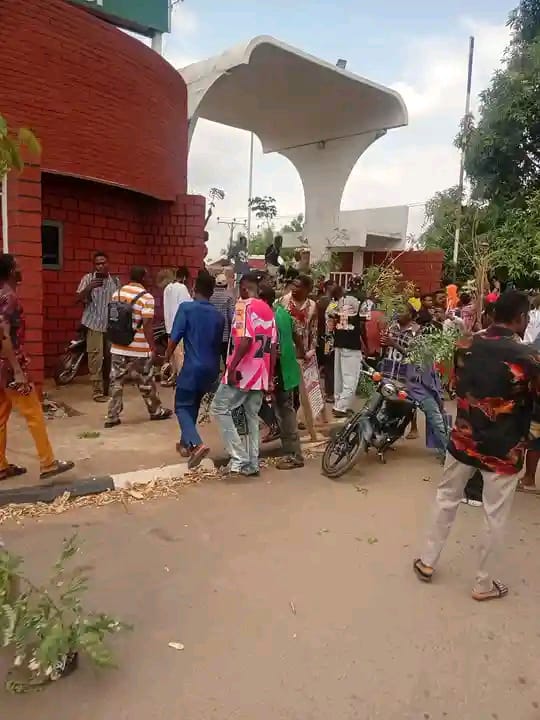 JoSTUM shuts for Easter break after students’ protest over NELFUND disbursement