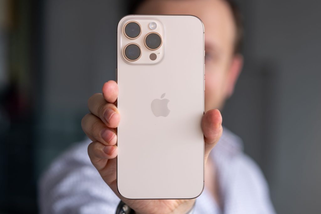 iPhone 16 Pro Max