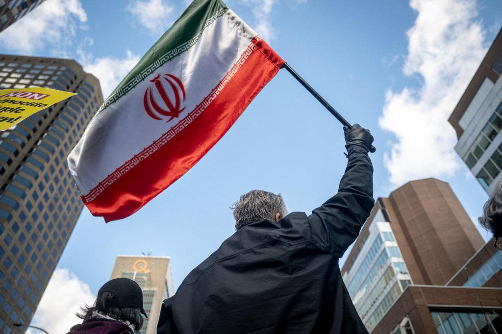 Iran recruiting teenagers for Tehran checkpoints