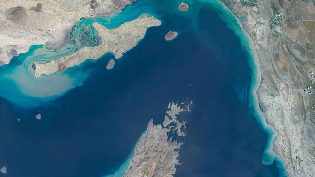 Iran says final deal still far off as Strait of Hormuz remains closed