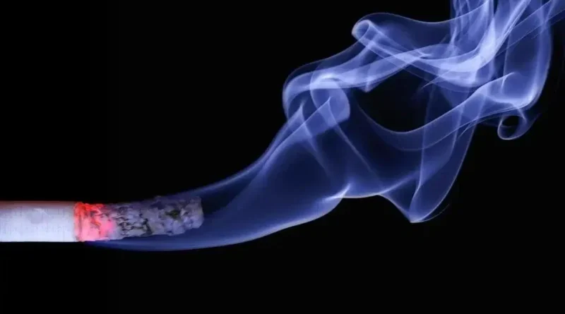 UK agrees ban on cigarette sales for people born after 2008