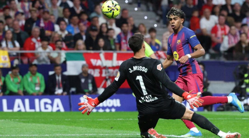 Barca edge Atletico 2-1, go seven points clear in La Liga