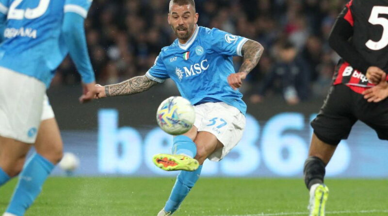 Napoli boost Serie A title defence with victory over AC Milan