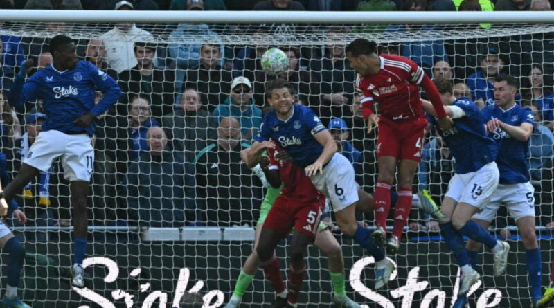 Van Dijk nets stoppage-time winner as Liverpool snatch 2–1 win over Everton