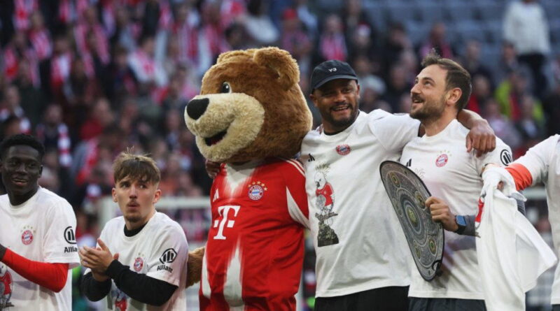 Bayern Munich sink Stuttgart to lift 35th Bundesliga title