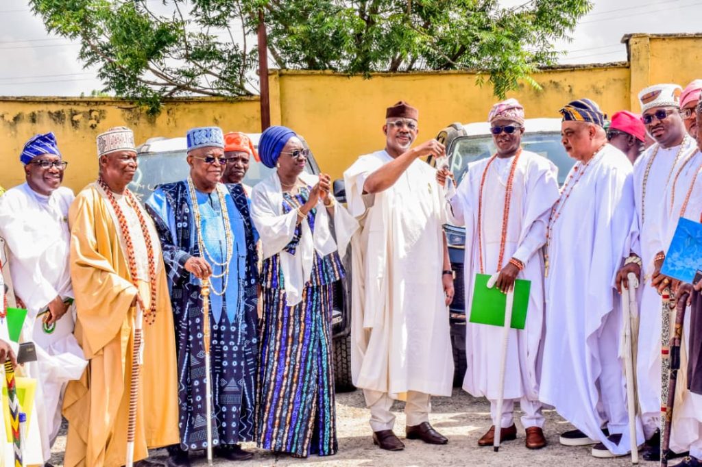 Abiodun gifts Ogun monarchs 40 SUVs