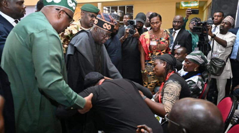 Photos: Tinubu with some victims of Agwan Rukuba massacre