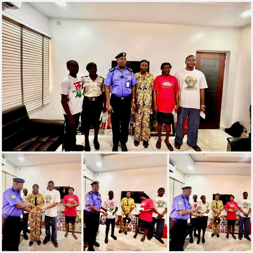 Police detain 4 over military uniform in Abia
