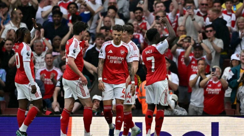 Arsenal go six points clear as Gyokeres double sinks Fulham