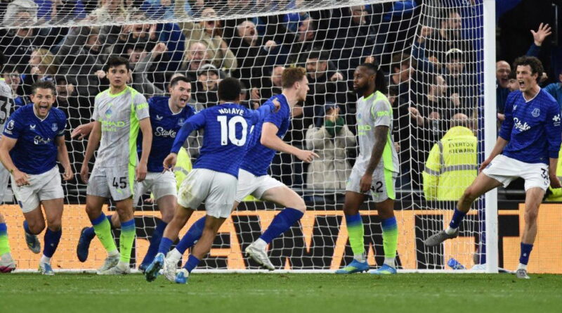 Man City held 3-3 by Everton to hand Arsenal Premier League title advantage