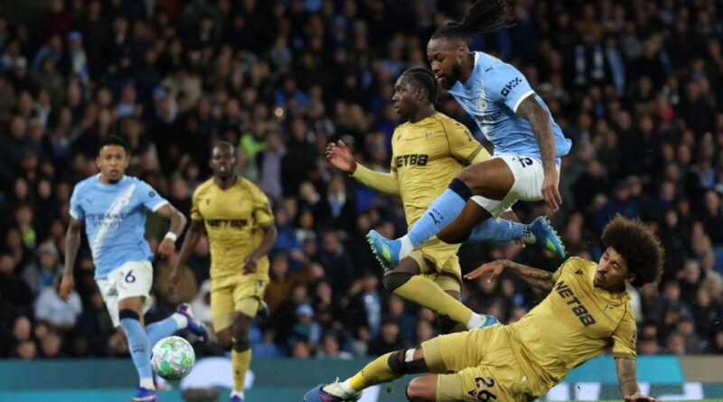 Man City see off Crystal Palace to keep pressure on Arsenal