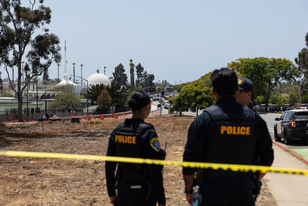 US Police kill active shooter at Islamic center in San Diego