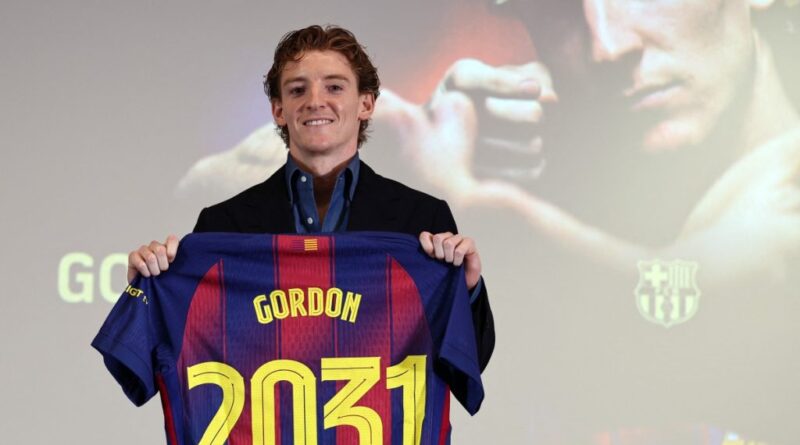 Barcelona sign winger Gordon from Newcastle