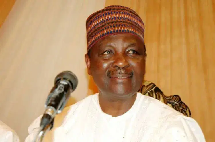 Nigeria will not fall — Gowon