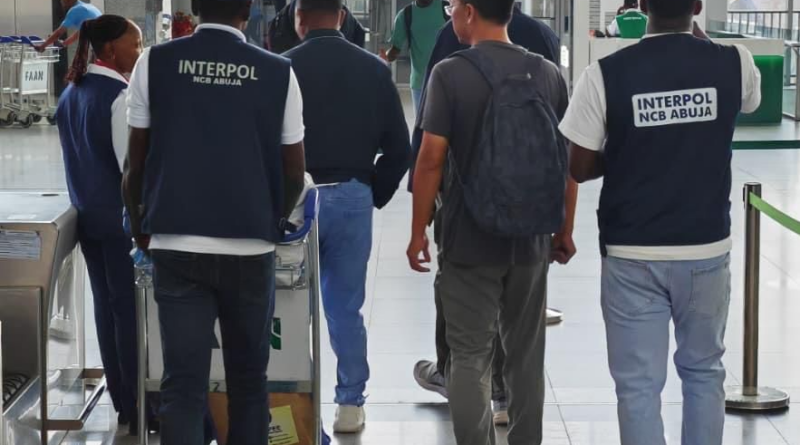 Nigeria police extradite Chinese suspect in $245 million fraud case