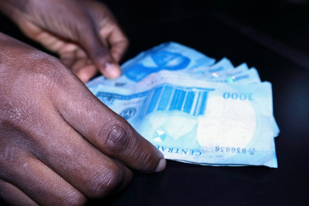 Naira depreciates to N1,392/$ in parallel market