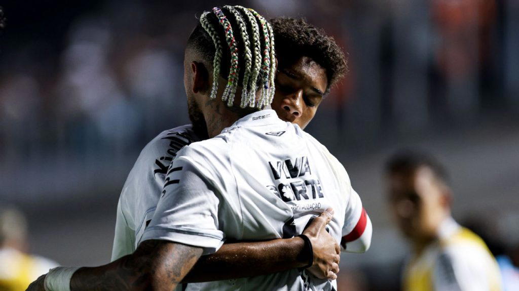 Neymar apologises to Robinho Jr after slapping him in training