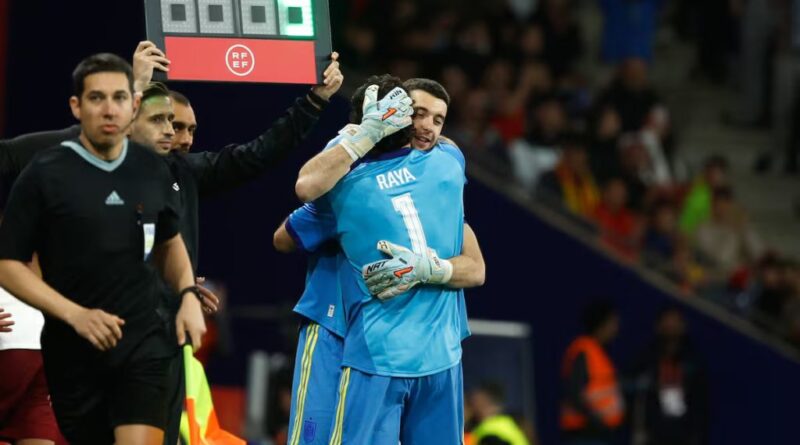 10 goalkeepers with highest clean sheets this season