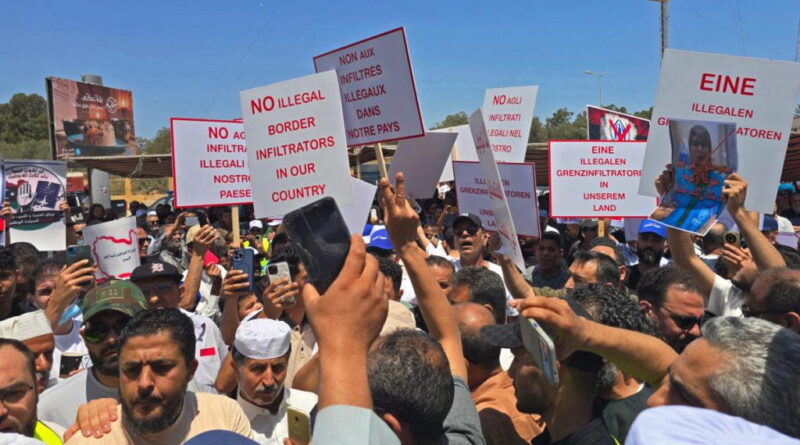 Hundreds in Libya protest against migrants, refugees