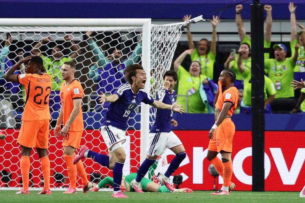 Japan fight back twice to hold Netherlands to thrilling 2-2 World Cup draw