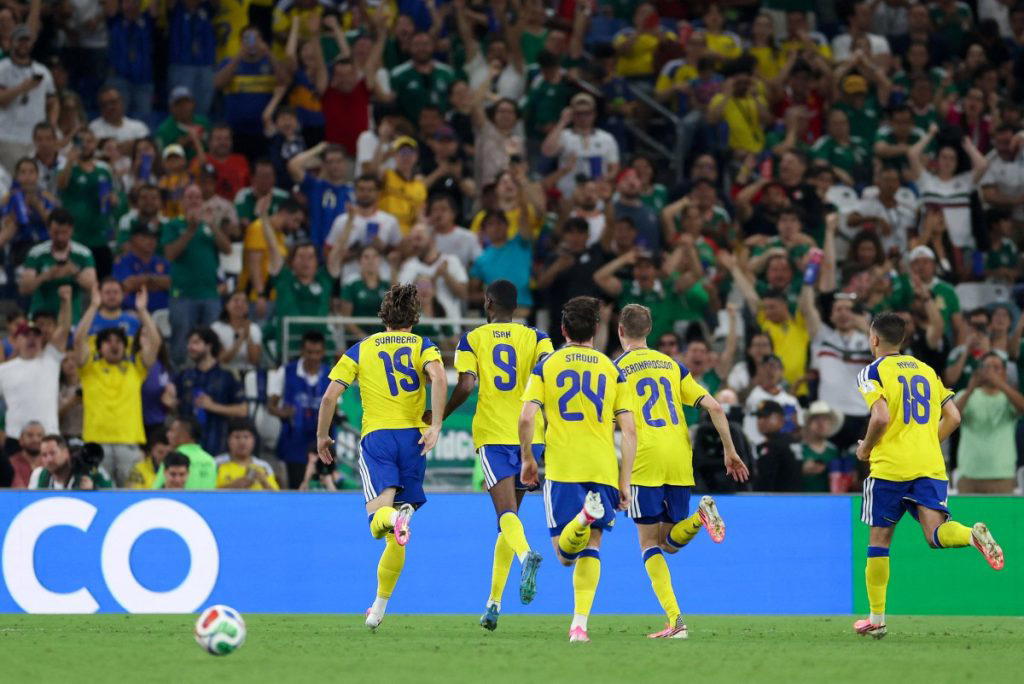 Sweden demolish Tunisia 5-1 to seize control of World Cup group