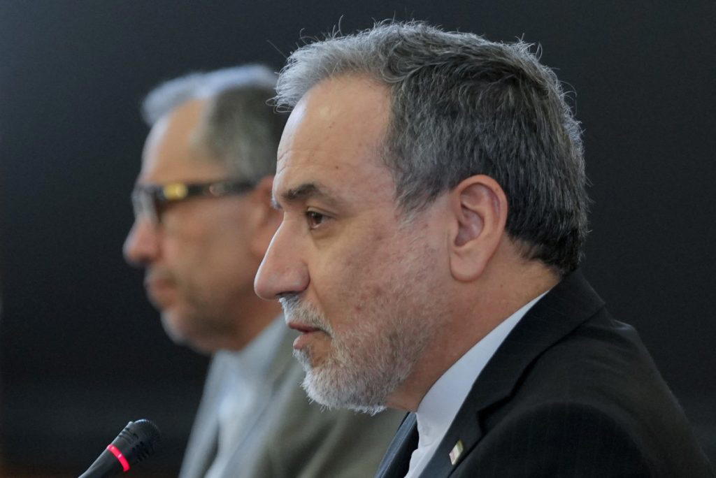 Iran warns against Hormuz crossings without authorisation