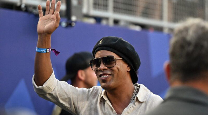 Ronaldinho comes out of retirement at age 46